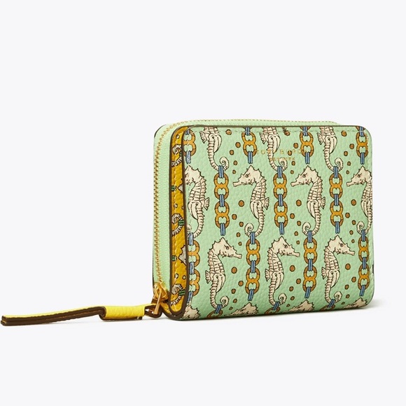 Tory Burch🎉Host Pick🎉 Perry Printed Bi-Fold Wallet - Picture 3 of 5